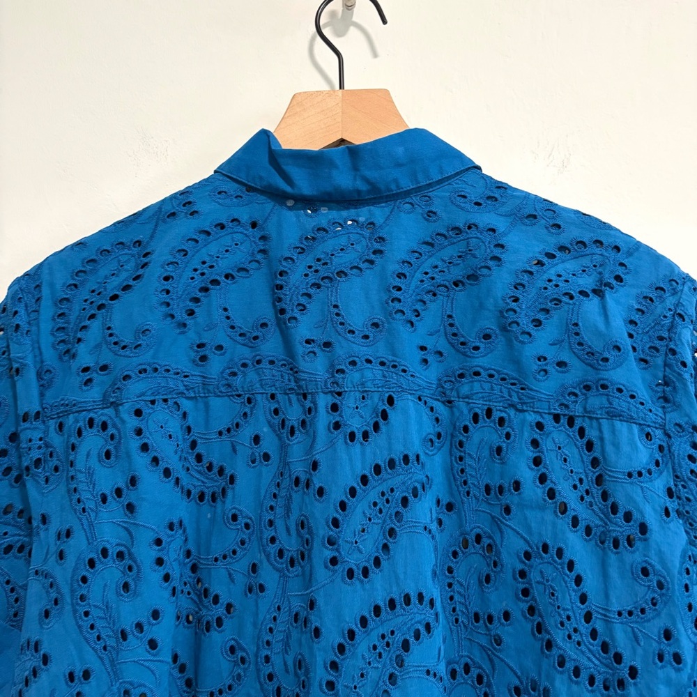 Chicos Short Sleeve Paisley Eyelet Button Down Top - Picture 11 of 13